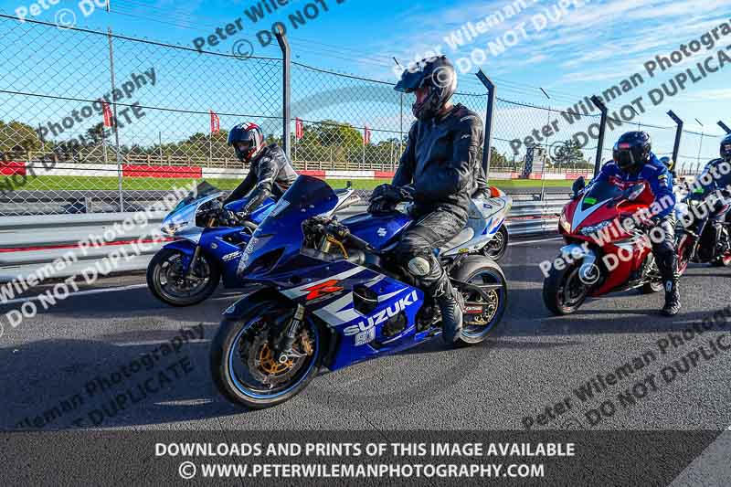 donington no limits trackday;donington park photographs;donington trackday photographs;no limits trackdays;peter wileman photography;trackday digital images;trackday photos